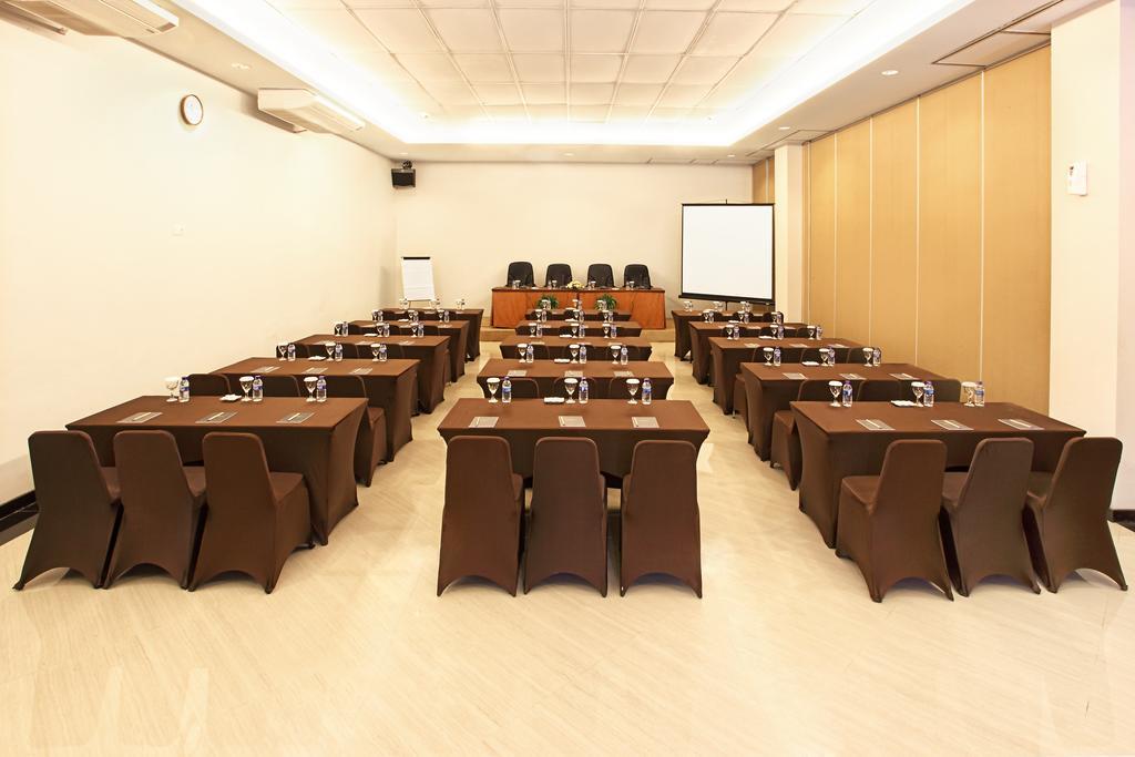 Grage Jogja Malioboro Hotel Джокякарта Екстериор снимка