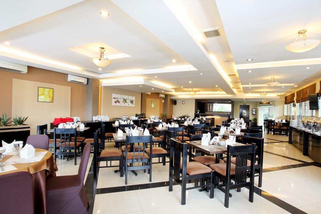 Grage Jogja Malioboro Hotel Джокякарта Екстериор снимка