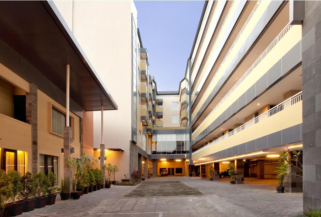 Grage Jogja Malioboro Hotel Джокякарта Екстериор снимка