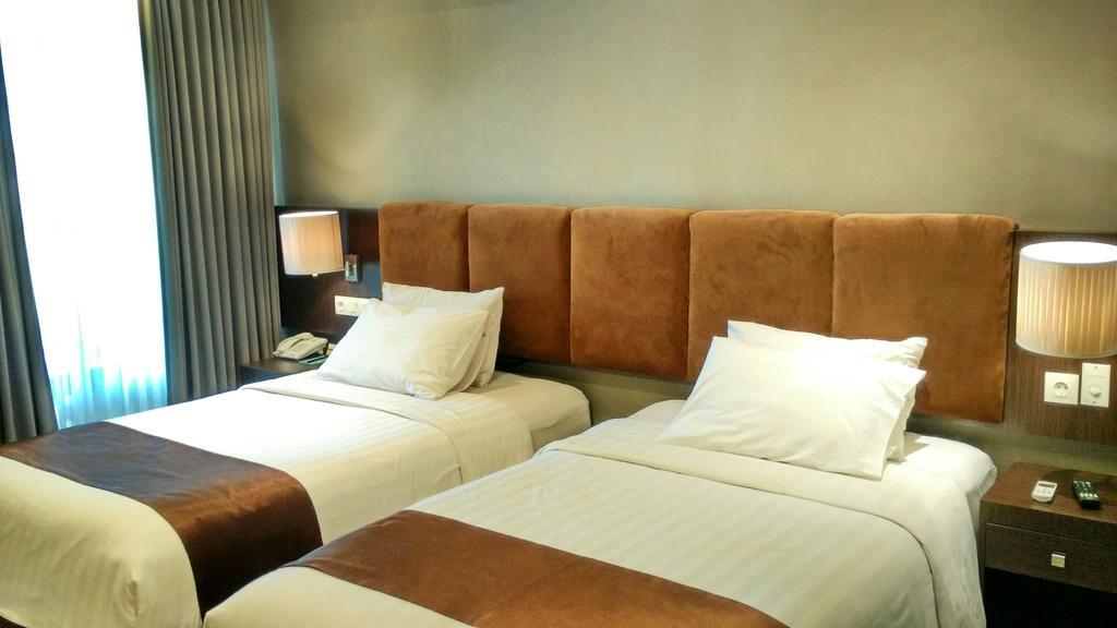 Grage Jogja Malioboro Hotel Джокякарта Екстериор снимка